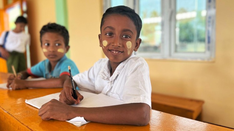 700 Rohingya kids back in school.